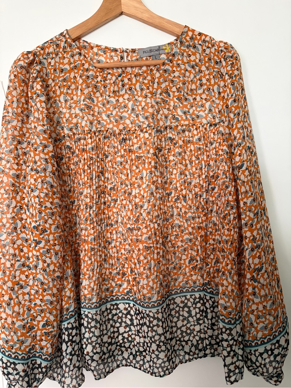 Figueroa & Flower Pintuck Top in Orange & Cream